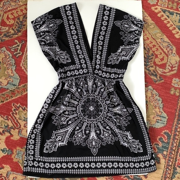 Ultra Flirt Bandana print Plunging Neckline Top - Picture 9 of 12